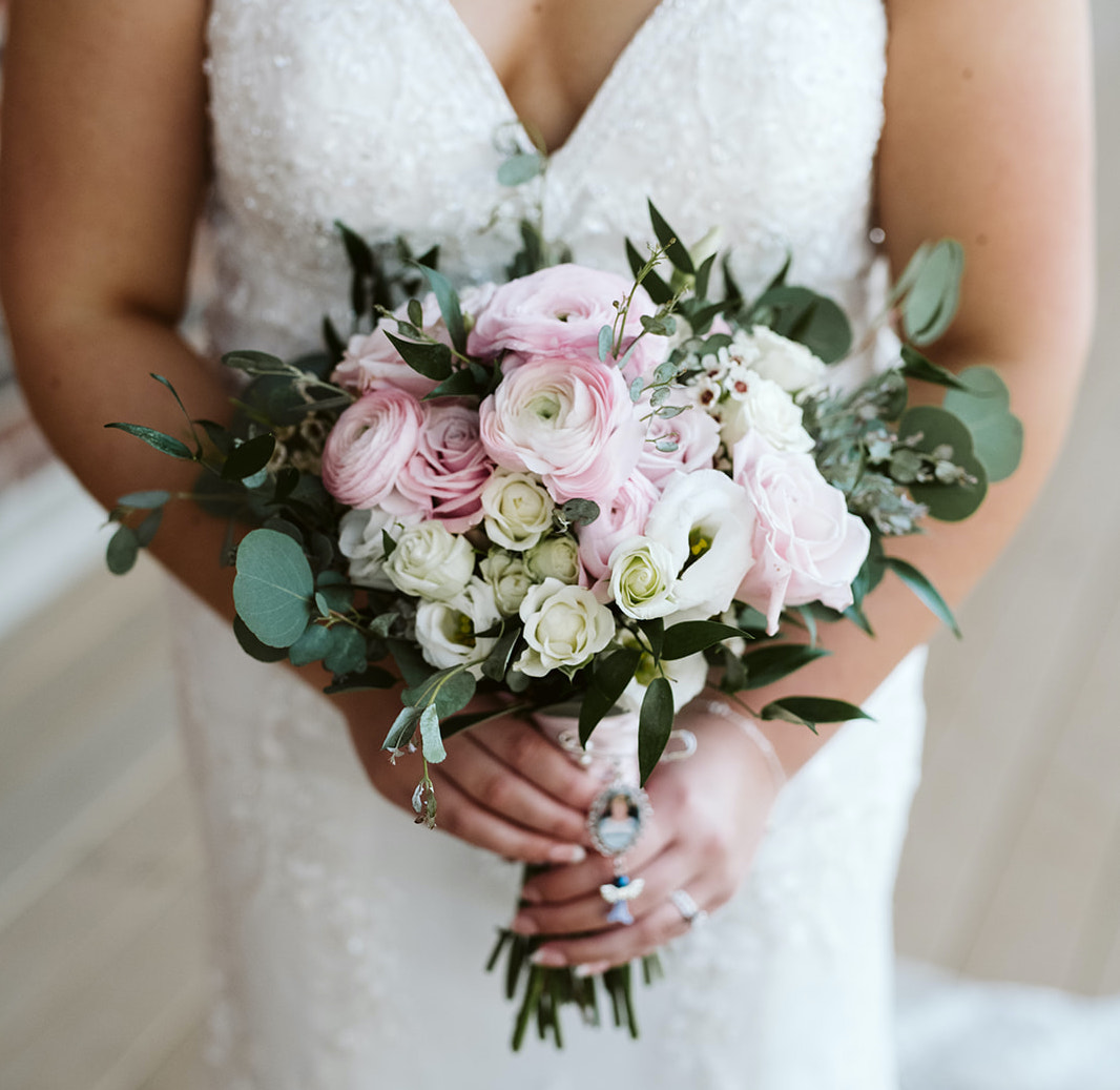 Floral Expressions by Joan | Floral Expressions offers a variety of ...